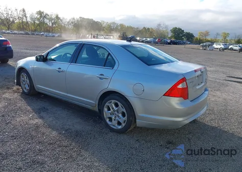 2010 Ford Fusion Se z USA, uszkodzony, nr VIN 3FAHP0HA0AR377981